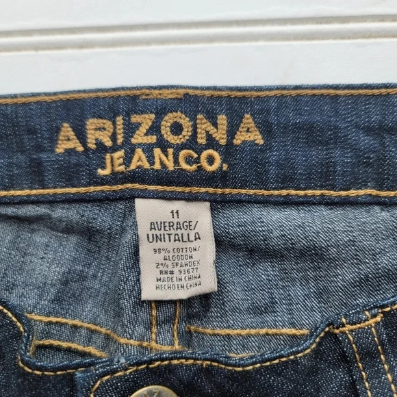 Arizona Straight Jeans Size 11 Juniors Low Rise Dark Wash Blue Denim 32x31 - Picture 3 of 9